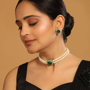 Emerald Elegance Pearl Choker Necklace Set